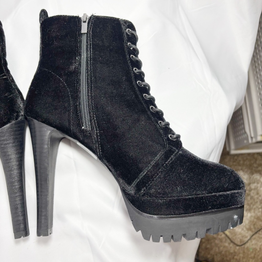 ALDO ‘Aliria’ black Velvet Lace Up/Zip Platform Ultra High Heel Ankle Boots 10 - Picture 9 of 14